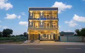 Fabhotel The Viraaj - Gaur City Mall